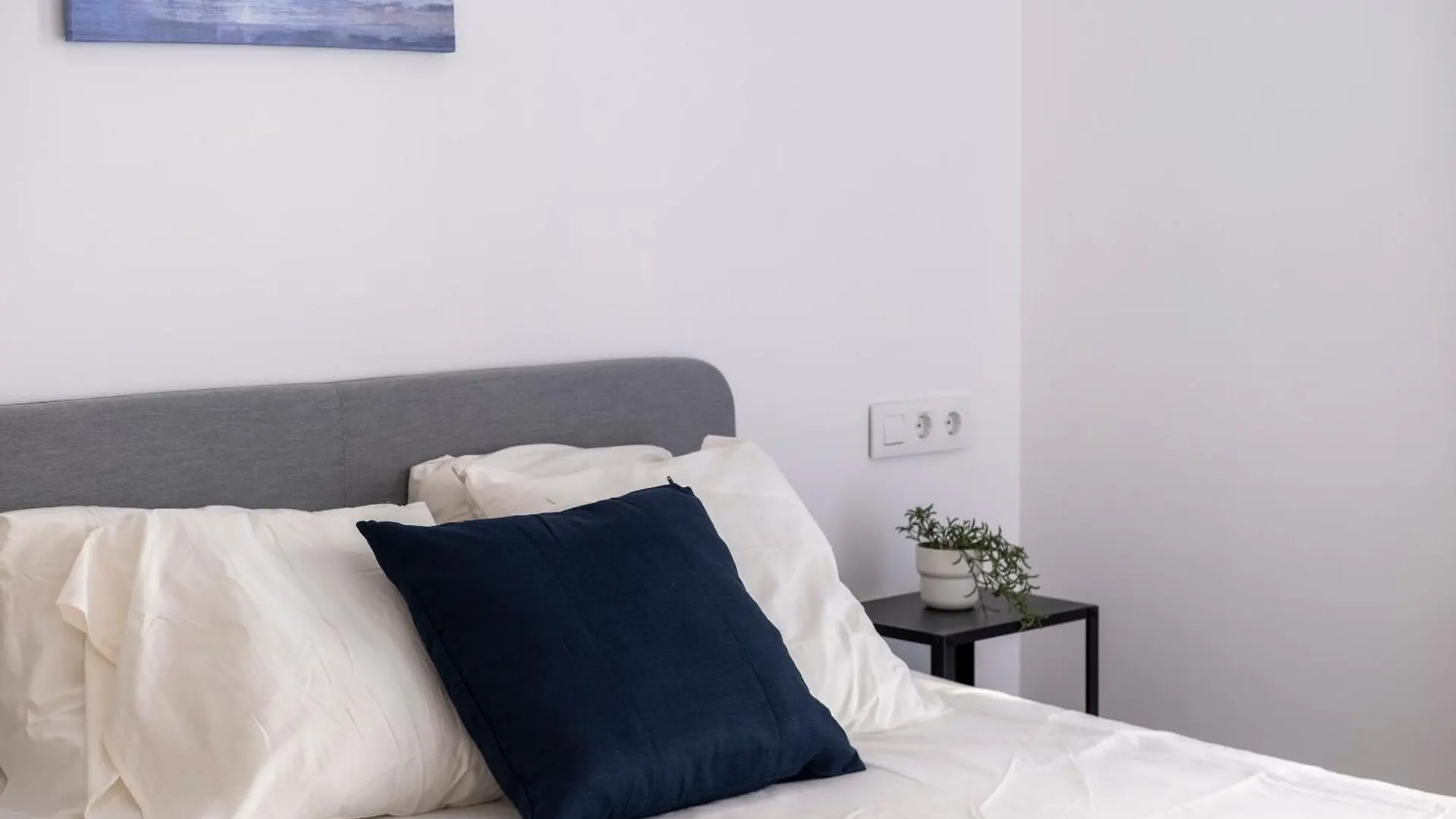 Centric Apartment Camp Nou L'Hospitalet de Llobregat 0*,  Spain