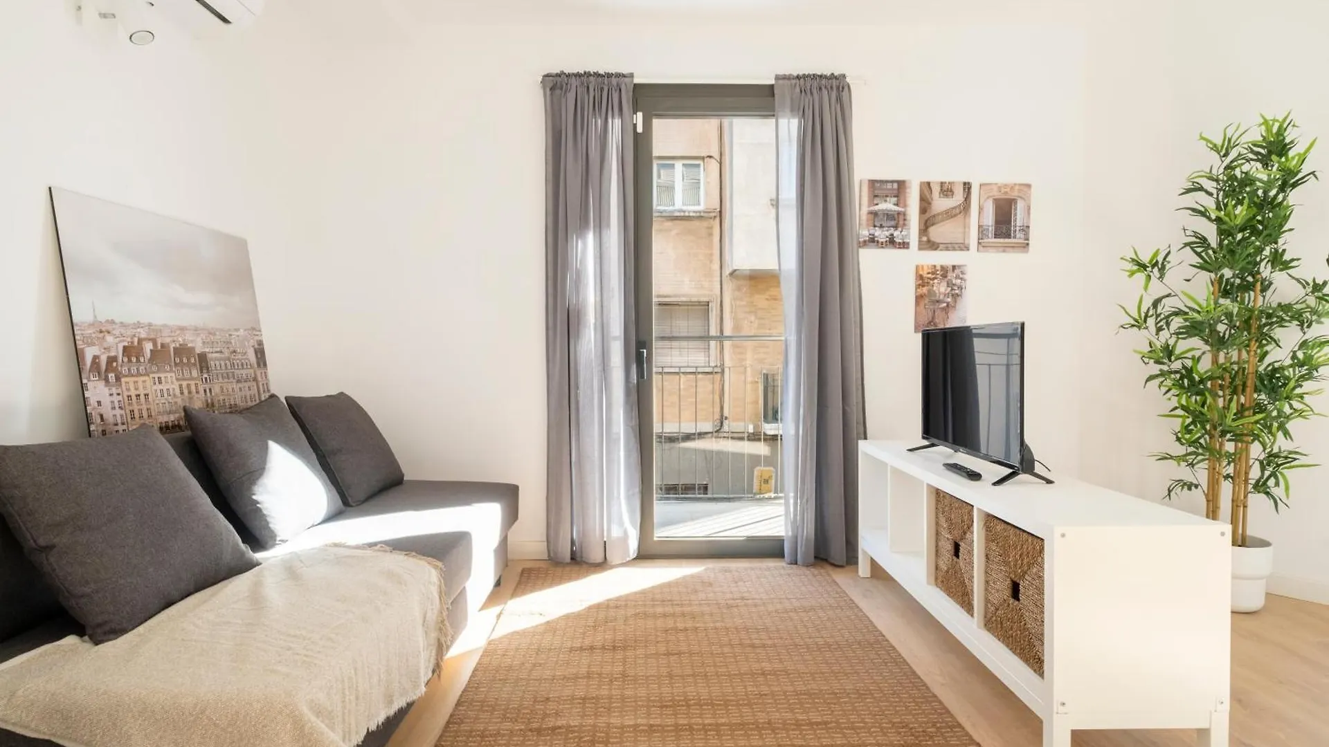 Centric Apartment Camp Nou L'Hospitalet de Llobregat 0*,  Spain