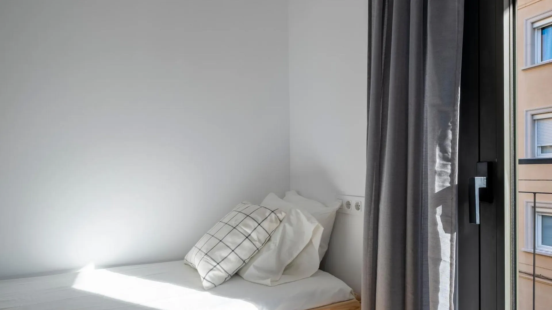 Centric Apartment Camp Nou L'Hospitalet de Llobregat 0*,